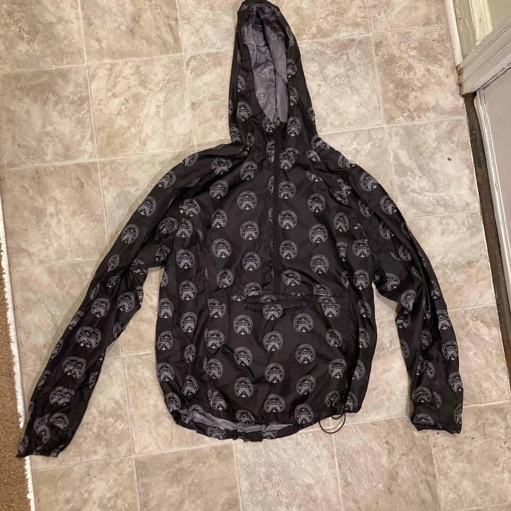Piselle hooded pullover windbreaker